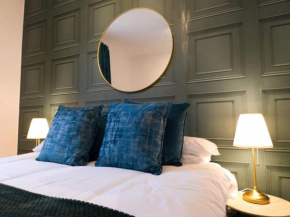King Bed Apartment by Property Promise